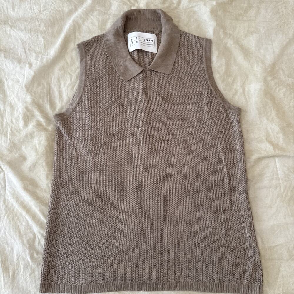 A. Putnam Women Sand Color Sleeveless Sleeveless Knit Polo Size Small Golf
